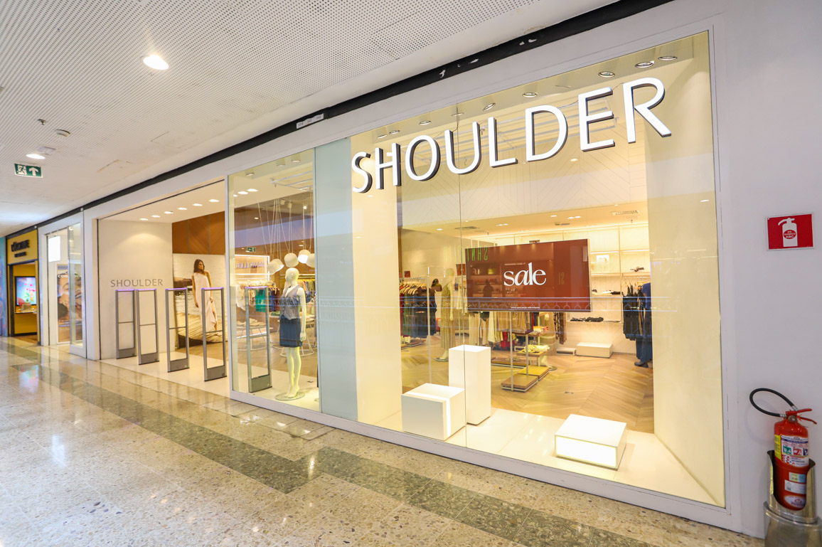 SHOULDER
