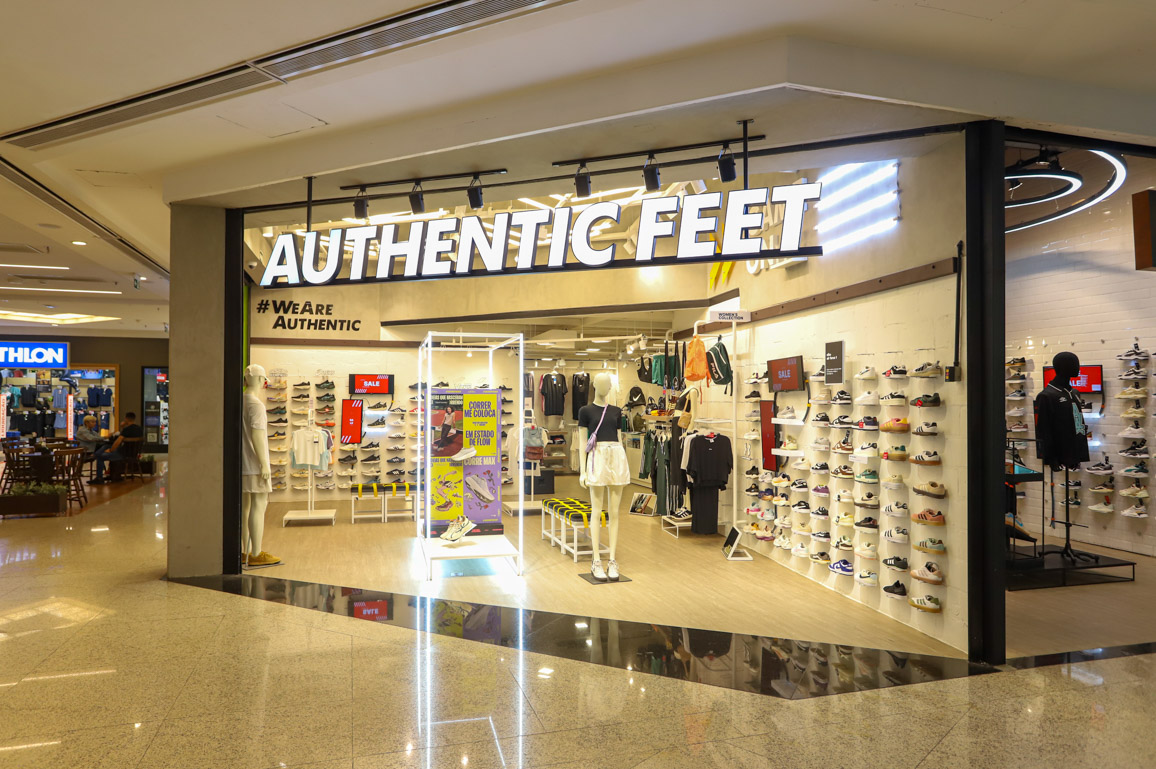 AUTHENTIC FEET